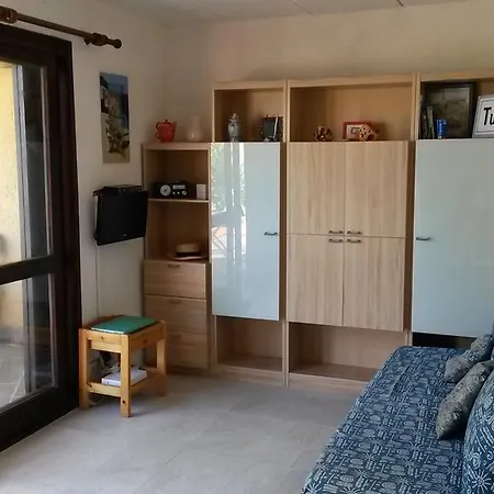 Apartment Sant Ambroggio Solanne